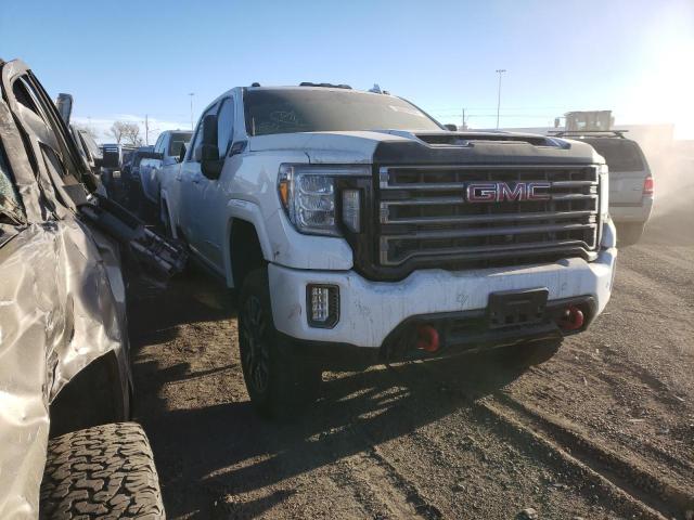 1GT49PEY4NF236329 - 2022 GMC SIERRA K2500 AT4 WHITE photo 4