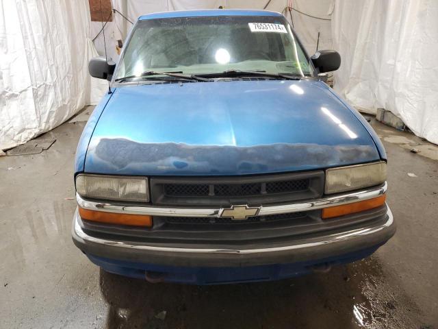 1GCDT14W6YK185636 - 2000 CHEVROLET S TRUCK S10 BLUE photo 5