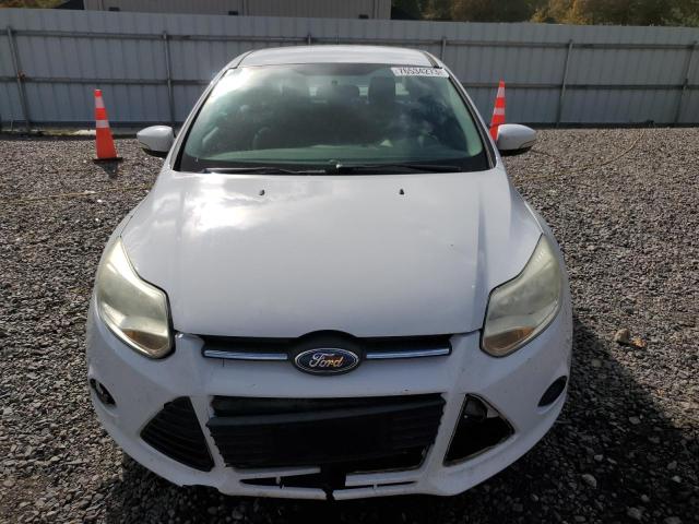 1FADP3F2XDL296159 - 2013 FORD FOCUS SE WHITE photo 5