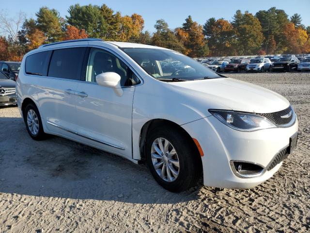 2C4RC1BGXJR217142 - 2018 CHRYSLER PACIFICA TOURING L WHITE photo 4
