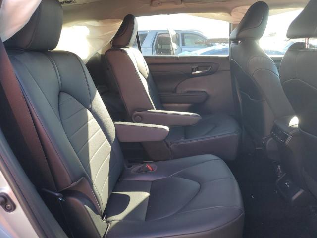 5TDHZRBH0LS021223 - 2020 TOYOTA HIGHLANDER XLE GRAY photo 11