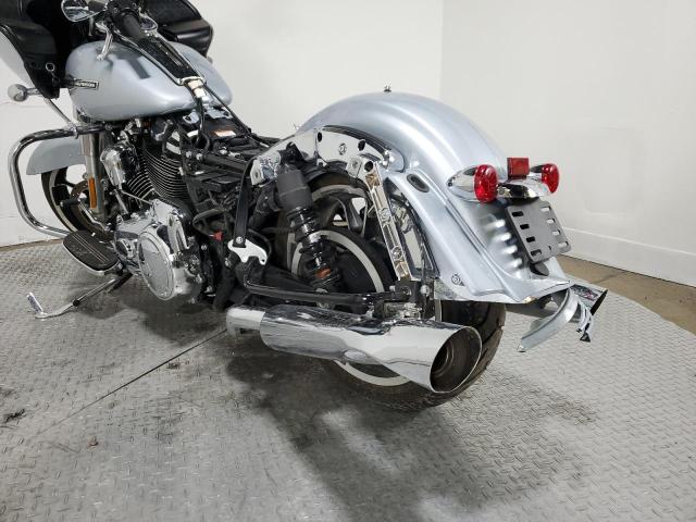 1HD1KHC10PB637372 - 2023 HARLEY-DAVIDSON FLTRX 银色 照片 10