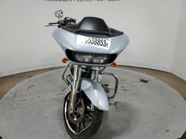 1HD1KHC10PB637372 - 2023 HARLEY-DAVIDSON FLTRX SILVER photo 2