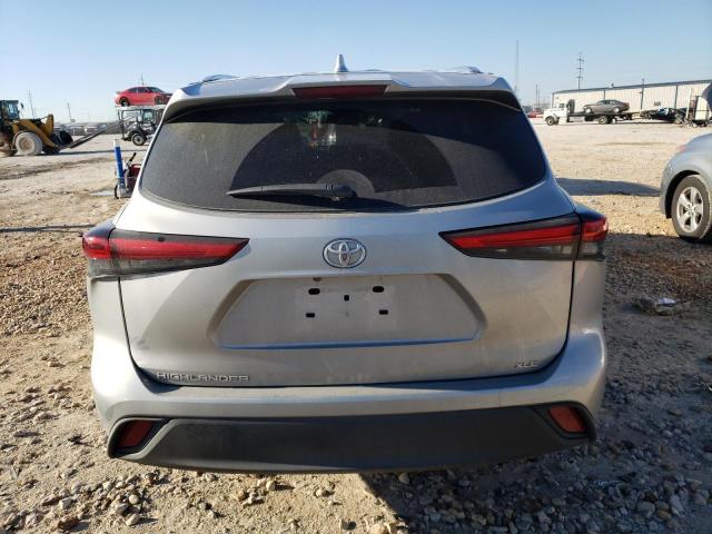 5TDGZRAH5MS531324 - 2021 TOYOTA HIGHLANDER XLE SILVER photo 6