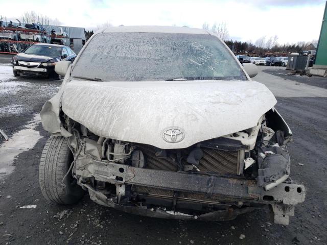 5TDZK3DC5GS725592 - 2016 TOYOTA SIENNA WHITE photo 5