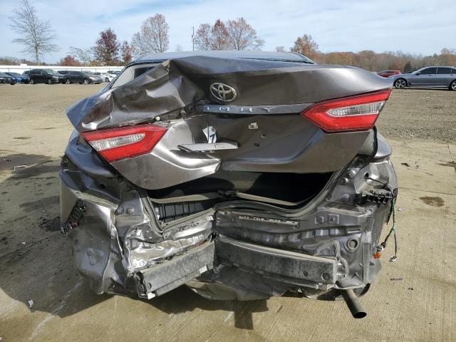 4T1B11HK4JU636685 - 2018 TOYOTA CAMRY L GRAY photo 6