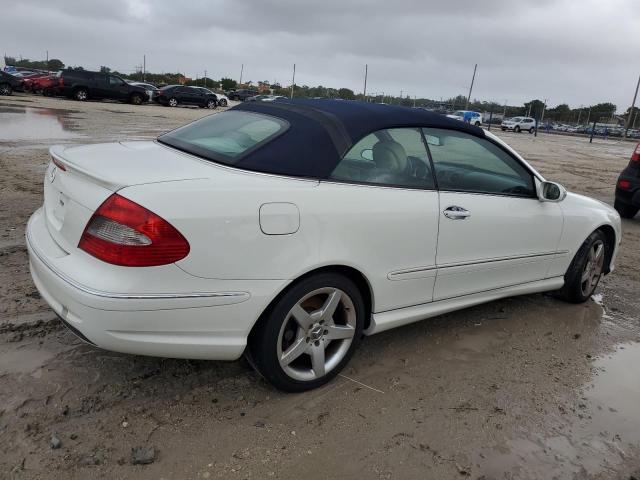 WDBTK72F57T074989 - 2007 MERCEDES-BENZ CLK 550 WHITE photo 3