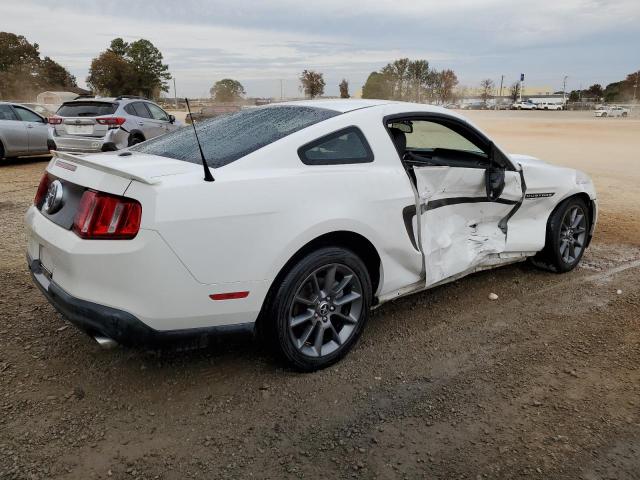 1ZVBP8AM6C5251503 - 2012 FORD MUSTANG WHITE photo 3