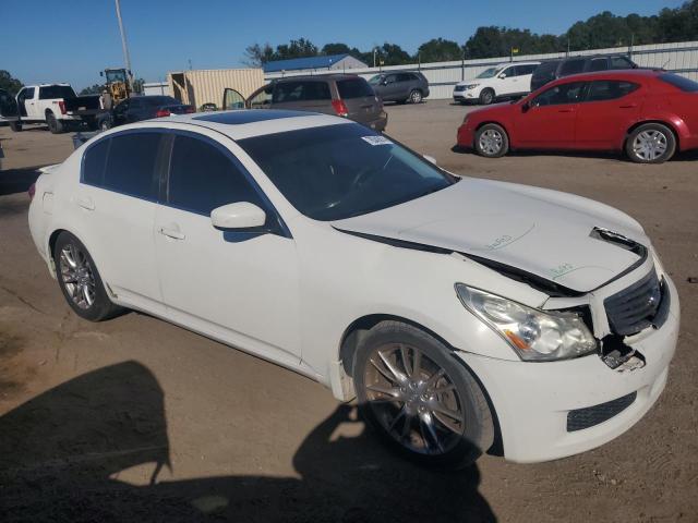 JNKCV61E19M012836 - 2009 INFINITI G37 BASE WHITE photo 4