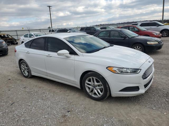 3FA6P0H73FR144485 - 2015 FORD FUSION SE WHITE photo 4