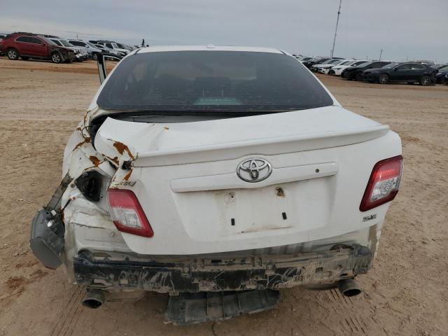 4T1BF3EK6BU703614 - 2011 TOYOTA CAMRY BASE WHITE photo 6