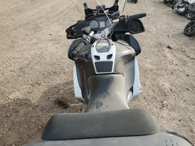 WB1044001BZW18693 - 2011 BMW R1200 RT GRAY photo 6