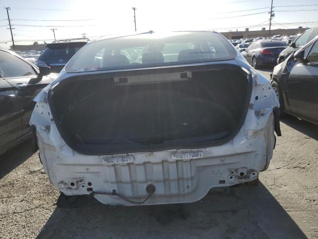 3KPF34AD2KE041492 - 2019 KIA FORTE GT LINE WHITE photo 6