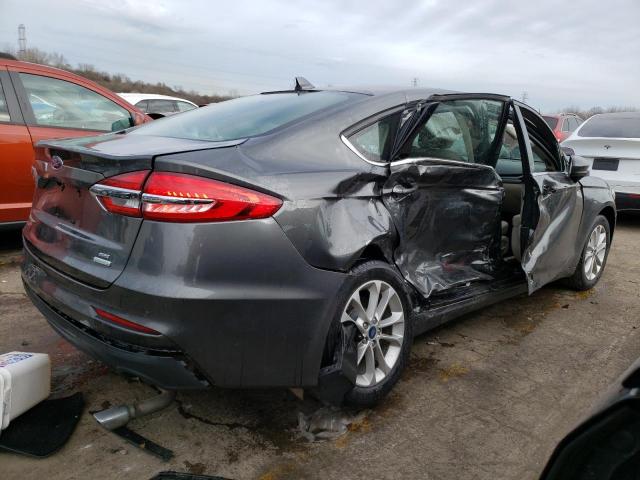 3FA6P0HD8KR128962 - 2019 FORD FUSION SE GRAY photo 3