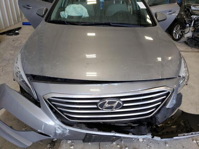 5NPE24AF6HH585711 - 2017 HYUNDAI SONATA SE SILVER photo 11