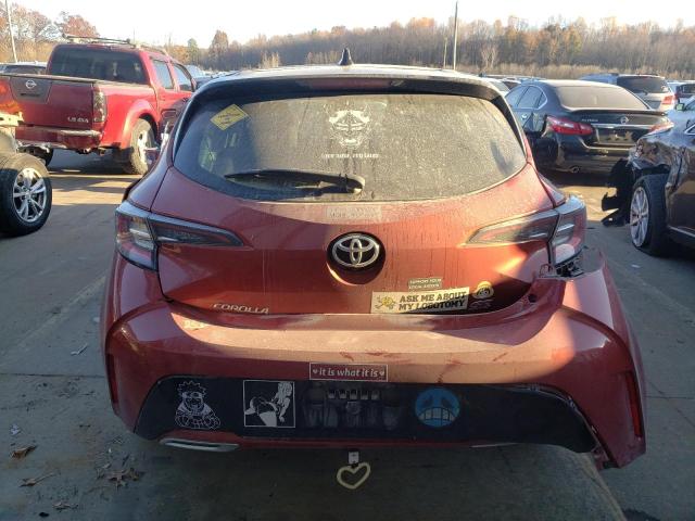 JTND4RBE9L3088743 - 2020 TOYOTA COROLLA SE RED photo 6