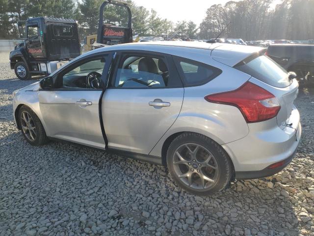 1FADP3K22EL201732 - 2014 FORD FOCUS SE SILVER photo 2