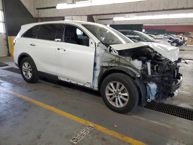 5XYPGDA51KG445856 - 2019 KIA SORENTO LX WHITE photo 4