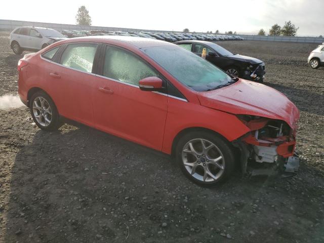 1FAHP3H20CL222777 - 2012 FORD FOCUS SEL RED photo 4