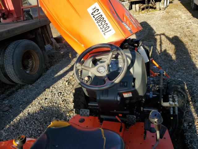 SR7000116 - 2017 OTHR TRACTOR ORANGE photo 5