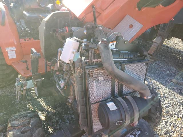 SR7000116 - 2017 OTHR TRACTOR ORANGE photo 7