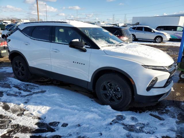 3GNKBCR43PS235299 - 2023 CHEVROLET BLAZER 2LT WHITE photo 4