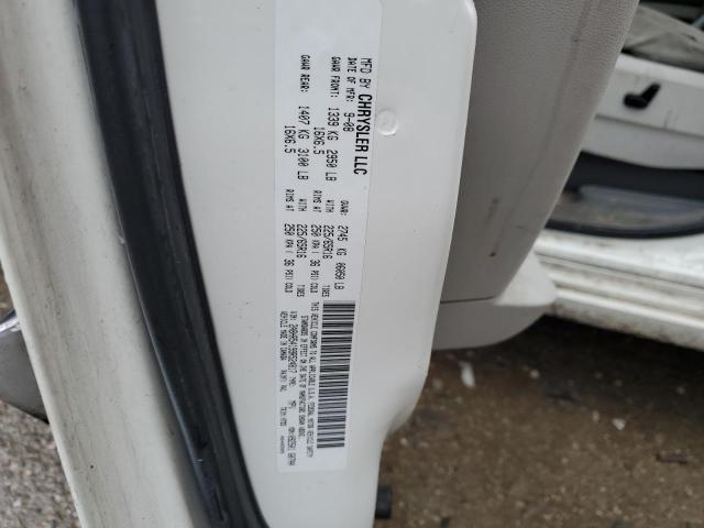 2A8HR54199R524817 - 2009 CHRYSLER TOWN & COU TOURING WHITE photo 12