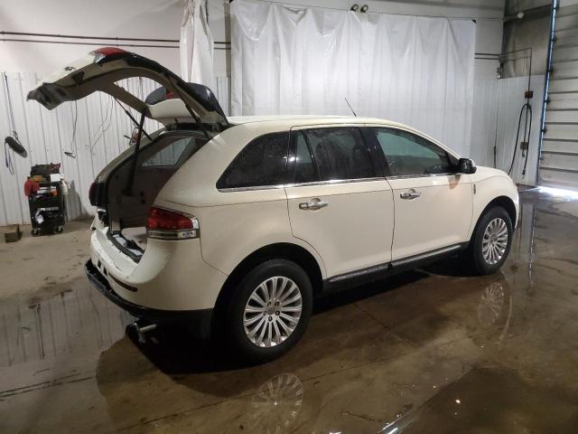 2LMDJ6JK5DBL40315 - 2013 LINCOLN MKX WHITE photo 3