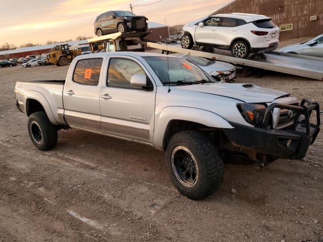 5TEMU52N19Z604245 - 2009 TOYOTA TACOMA DOUBLE CAB LONG BED SILVER photo 4