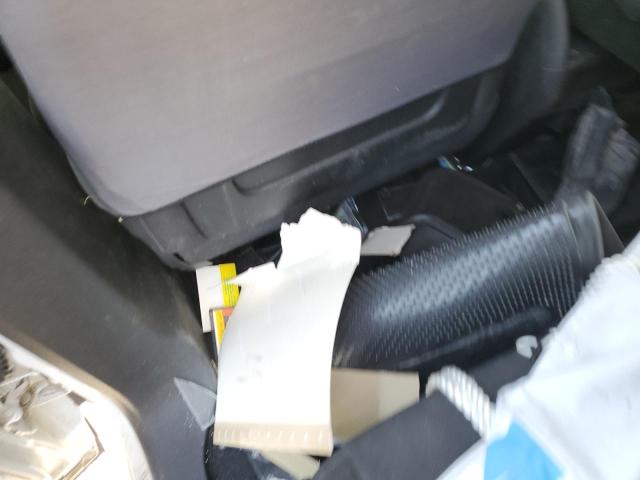 1GNKRGKD2HJ135596 - 2017 CHEVROLET TRAVERSE LT WHITE photo 8