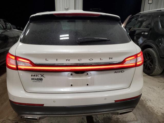2LMPJ8LR6HBL10085 - 2017 LINCOLN MKX RESERVE أبيض صورة 6