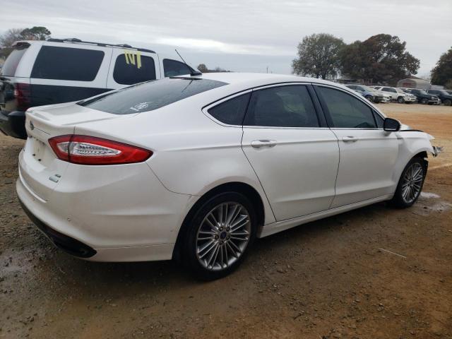 3FA6P0H97FR189821 - 2015 FORD FUSION SE WHITE photo 3