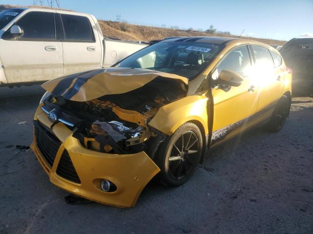 1FAHP3N23CL476939 - 2012 FORD FOCUS TITANIUM YELLOW photo 1