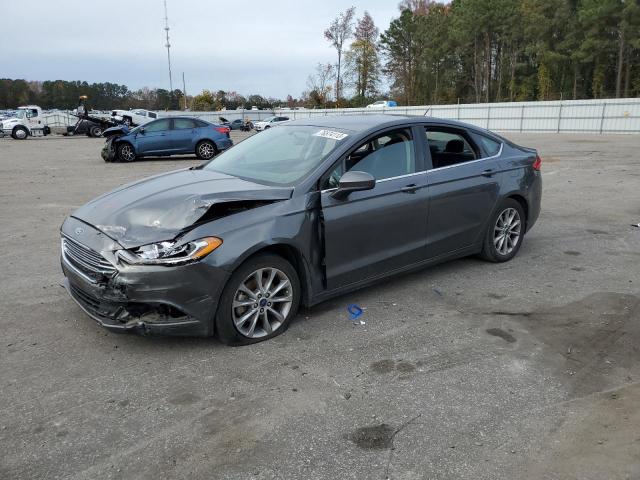 3FA6P0HD2HR302405 - 2017 FORD FUSION SE GRAY photo 1