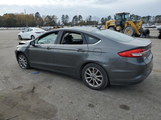 3FA6P0HD2HR302405 - 2017 FORD FUSION SE GRAY photo 2