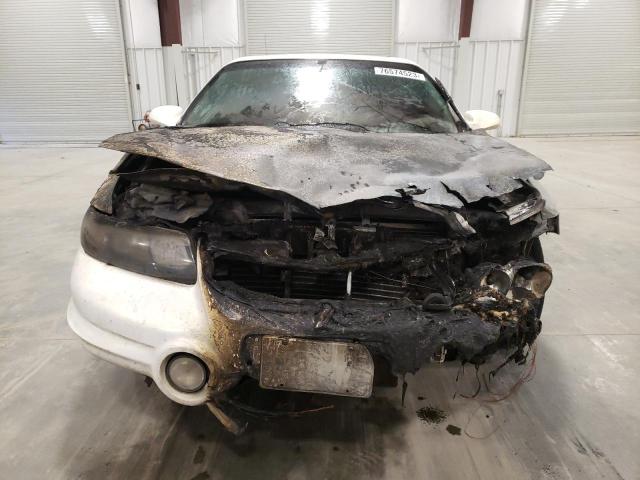 1G2HY52K44U212197 - 2004 PONTIAC BONNEVILLE SLE WHITE photo 5