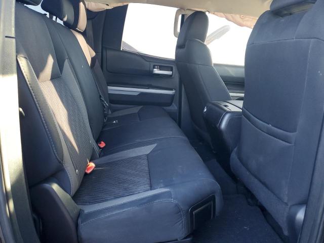 5TFUW5F1XFX440286 - 2015 TOYOTA TUNDRA DOUBLE CAB SR/SR5 GRAY photo 10