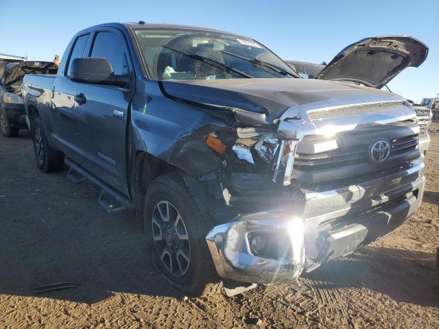 5TFUW5F1XFX440286 - 2015 TOYOTA TUNDRA DOUBLE CAB SR/SR5 GRAY photo 4