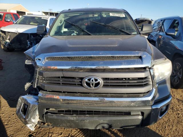 5TFUW5F1XFX440286 - 2015 TOYOTA TUNDRA DOUBLE CAB SR/SR5 GRAY photo 5