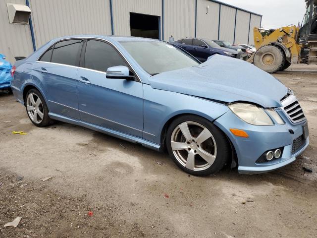 WDDHF5GBXAA057877 - 2010 MERCEDES-BENZ E 350 BLUE photo 4