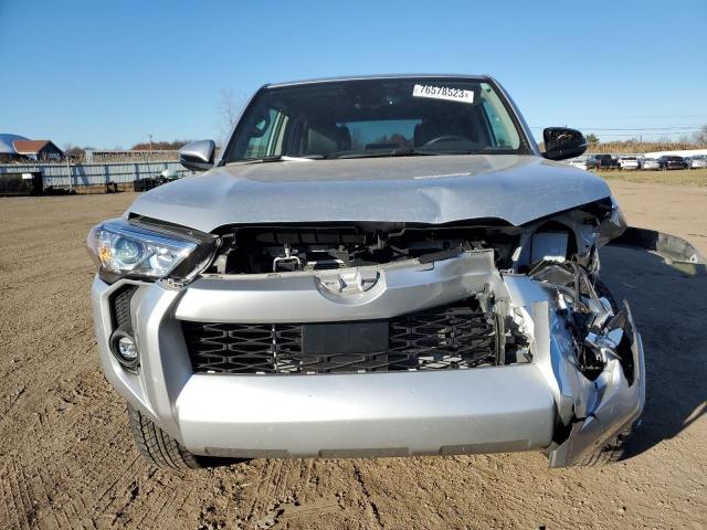 JTENU5JR2N6019038 - 2022 TOYOTA 4RUNNER SR5/SR5 PREMIUM 银色 照片 5