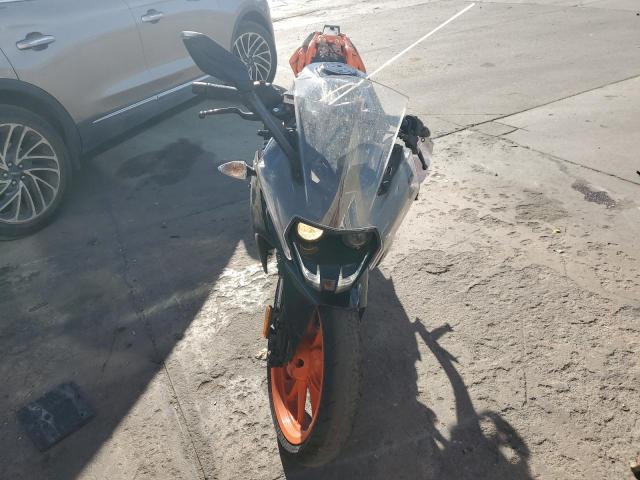 MD2JYJ405HC285408 - 2017 KTM 390 DUKE ORANGE photo 2