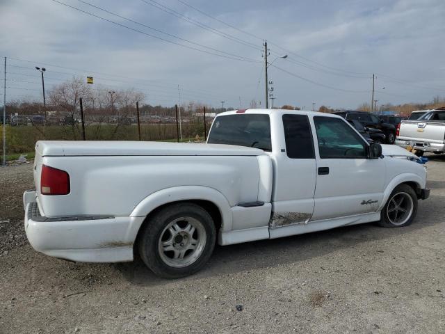 1GCCS19W028126139 - 2002 CHEVROLET S TRUCK S10 WHITE photo 3