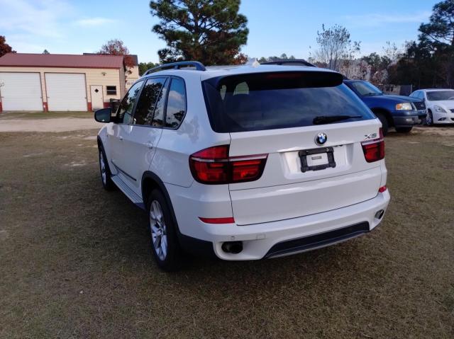5UXZV4C58D0B01110 - 2013 BMW X5 XDRIVE35I WHITE photo 3