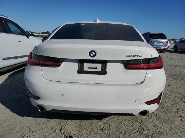 3MW5P7J06M8B65410 - 2021 BMW 330E WHITE photo 6