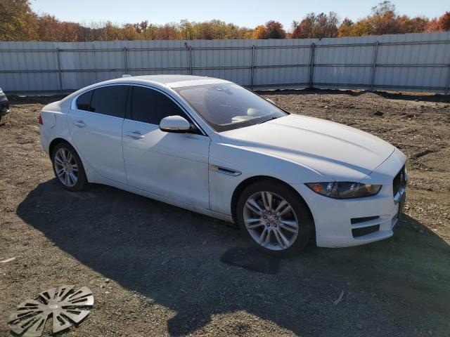 SAJAR4FX8KCP52067 - 2019 JAGUAR XE WHITE photo 4