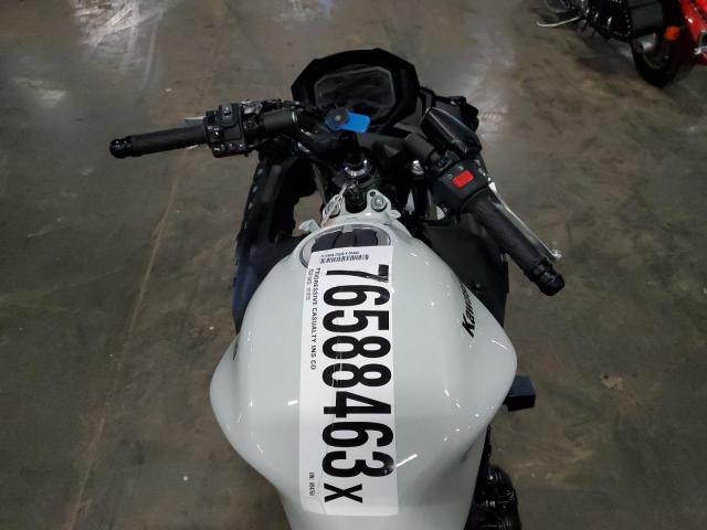 ML5EXER16PDA94766 - 2023 KAWASAKI EX650 R TWO TONE photo 5