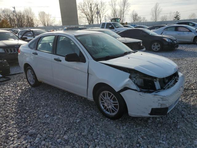 1FAHP3FN0AW287735 - 2010 FORD FOCUS SE WHITE photo 4