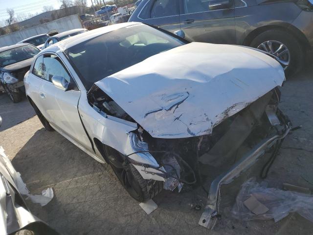 WAUGVAFR9BA044794 - 2011 AUDI S5 PREMIUM PLUS თეთრი ფოტო 4