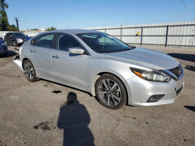 1N4AL3AP2GN389476 - 2016 NISSAN ALTIMA 2.5 SILVER photo 4